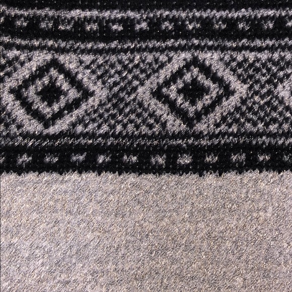 sweater - Picture 5 of 5